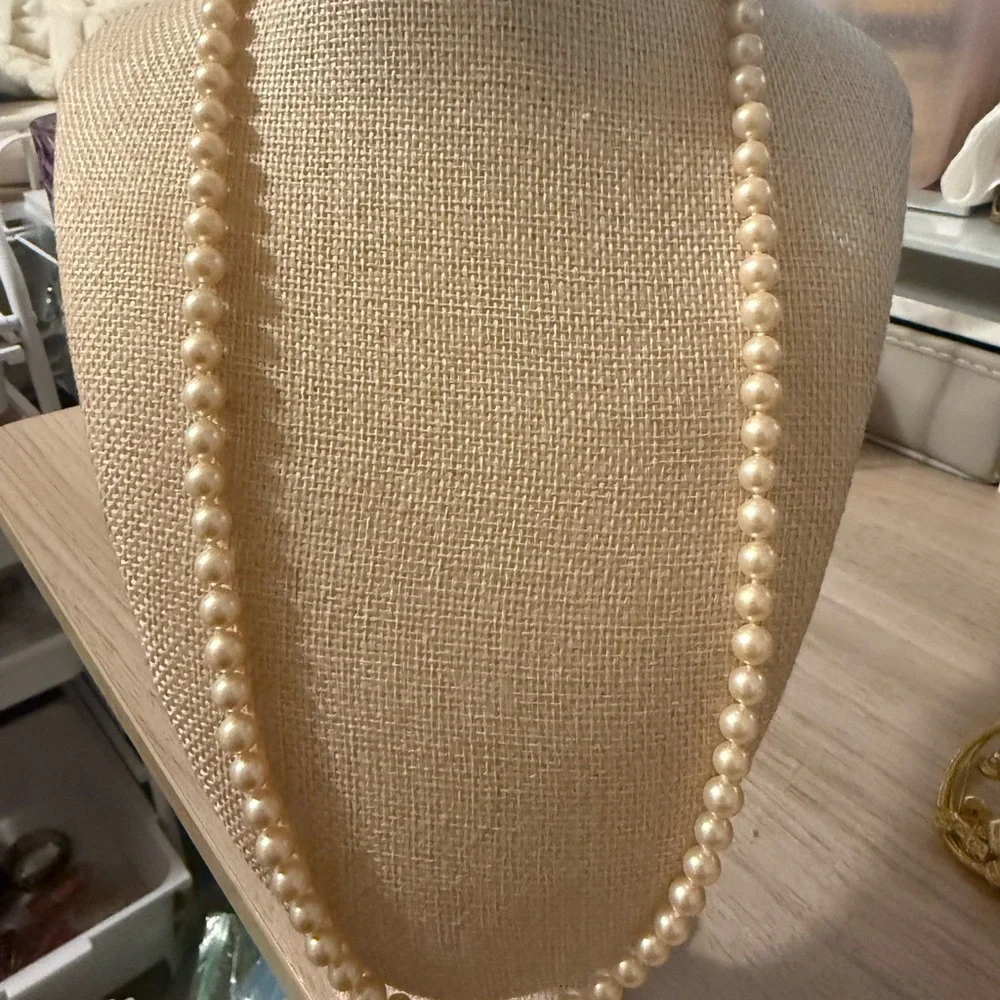 Elegant Cream‎ Pearl Necklace
